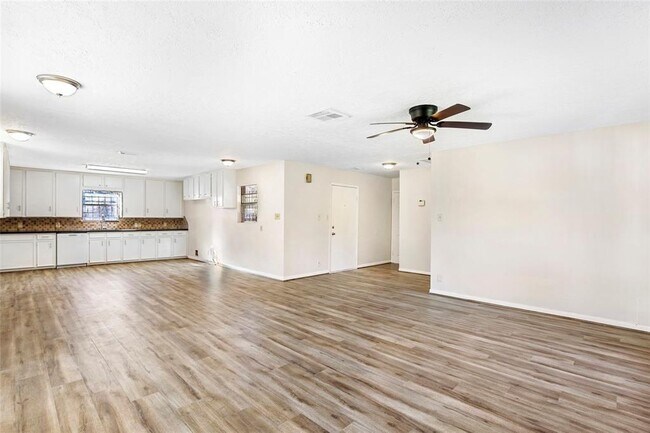 26785 FM 2090 in Splendora, TX - Building Photo - Building Photo
