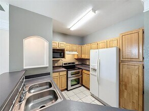 3209 Parkchester Square Blvd in Orlando, FL - Building Photo - Building Photo