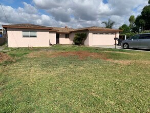 16239 Grand Ave in Bellflower, CA - Building Photo - Building Photo
