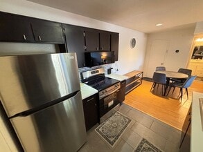 221 Mission Catalina Ln in Las Vegas, NV - Building Photo - Building Photo