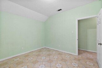 908 E Belknap St in Ennis, TX - Building Photo - Building Photo