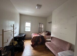 89 Moore St, Unit 2B in Brooklyn, NY - Building Photo - Building Photo