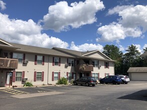 Mountain Crest in Wausau, WI - Foto de edificio - Building Photo