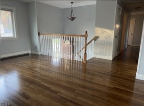 34 Oakwood Ave in Pequannock Township, NJ - Building Photo - Building Photo