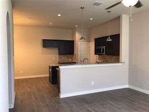 906 Skyview Dr in Midlothian, TX - Building Photo - Building Photo