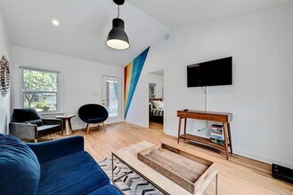 2943 Higgins St in Austin, TX - Building Photo - Building Photo