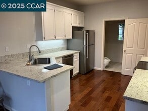 321 W Meadows Ln in Danville, CA - Building Photo - Building Photo