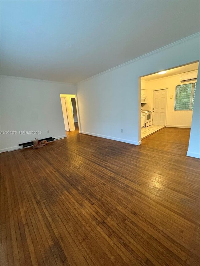 300 Mendoza Ave in Miami, FL - Building Photo - Building Photo