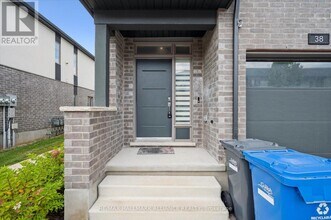 38 Steele Cres in Guelph, ON - Building Photo - Building Photo