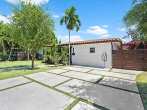 1280 NE 137th Terrace in North Miami, FL - Building Photo - Building Photo