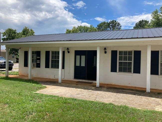property at 1007 Alexandria Rd SW