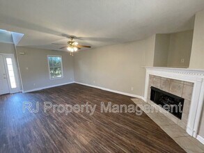 8297 Red Creek Dr in Memphis, TN - Building Photo - Building Photo