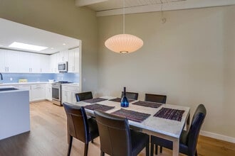 450 S Sierra Ave in Solana Beach, CA - Building Photo - Building Photo