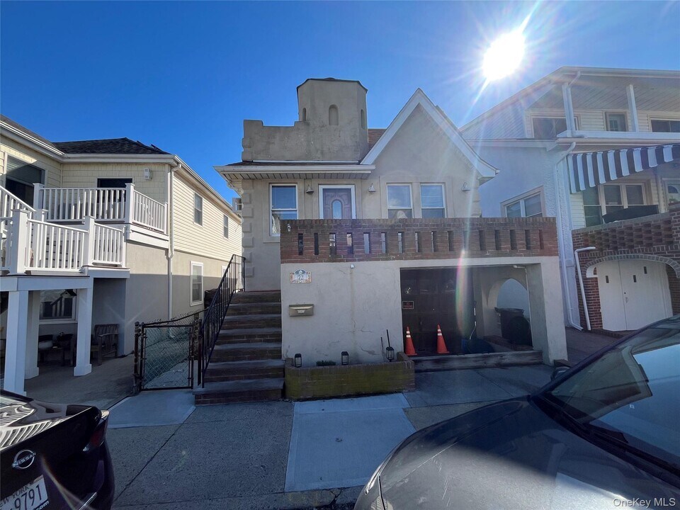 72 Georgia Ave in Long Beach, NY - Building Photo