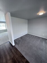 4925 W Grand Rapids Dr in Meridian, ID - Foto de edificio - Building Photo