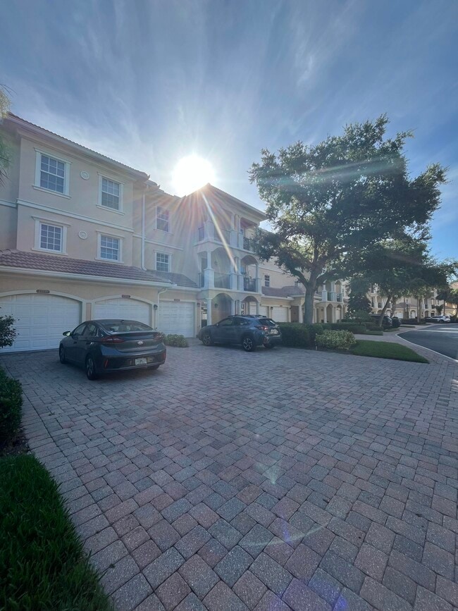 12547 SE Old Cypress Dr