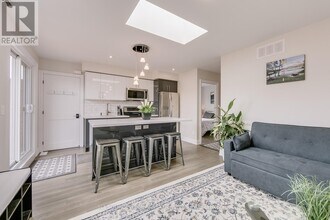 49 Beatrice St in Toronto, ON - Building Photo - Building Photo