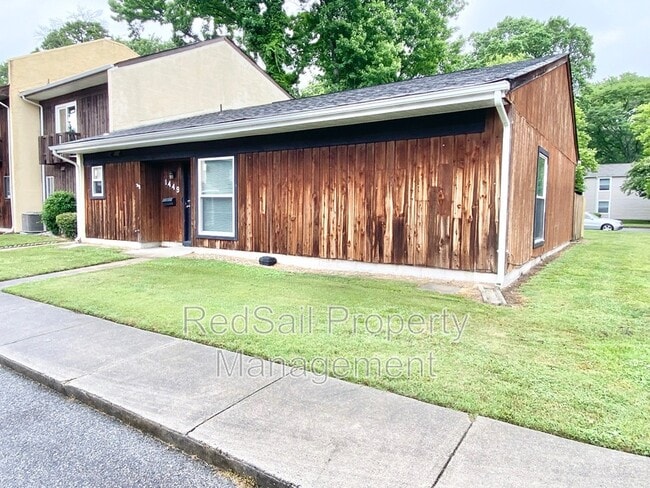 1449 Longdale Dr in Norfolk, VA - Building Photo - Building Photo