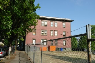 Harrison Court Apartments in Portland, OR - Foto de edificio - Building Photo