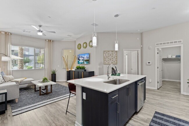 Axis Camelback in Phoenix, AZ - Building Photo - Building Photo