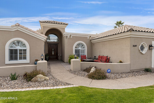 8689 E Windrose Dr in Scottsdale, AZ - Building Photo - Building Photo