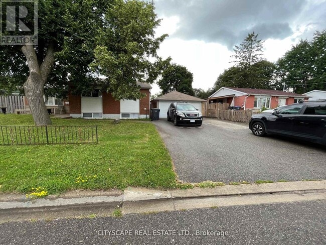 property at 2 Leslie St