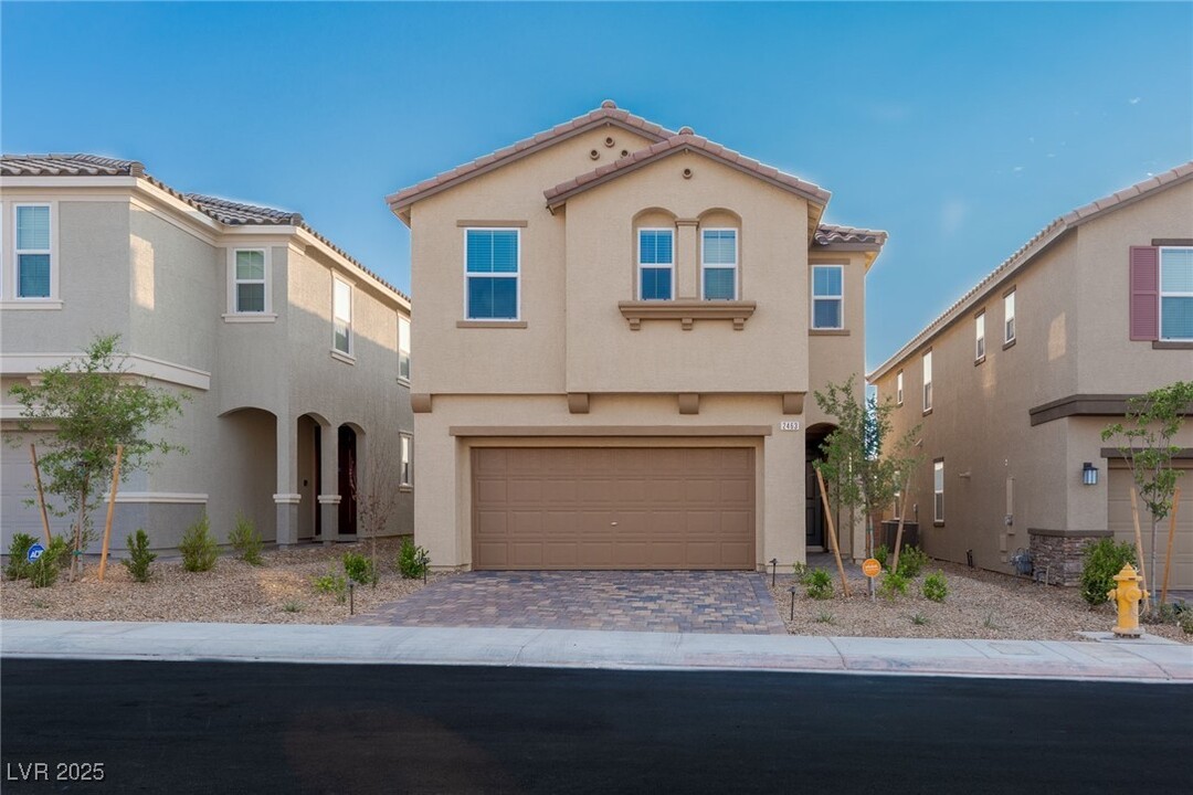 2463 Padulle Pl in Henderson, NV - Building Photo