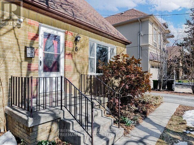 property at 6 Westglen Crescent