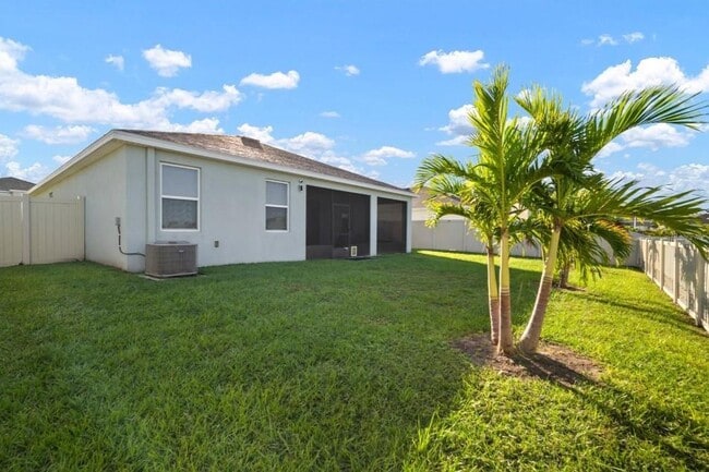 16784 Glacier Bay Loop in Wimauma, FL - Building Photo - Building Photo