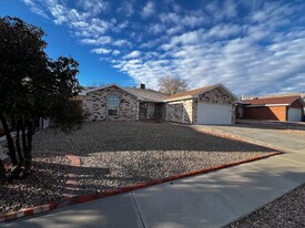 4704 Sam Bratton Ave NW in Albuquerque, NM - Building Photo
