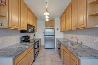 280 Bronxville Rd in Yonkers, NY - Building Photo - Building Photo