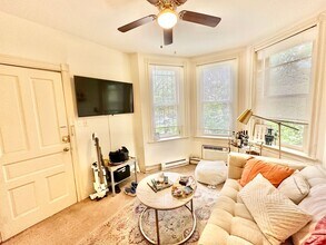 326 North Carolina Ave SE in Washington, DC - Building Photo - Building Photo