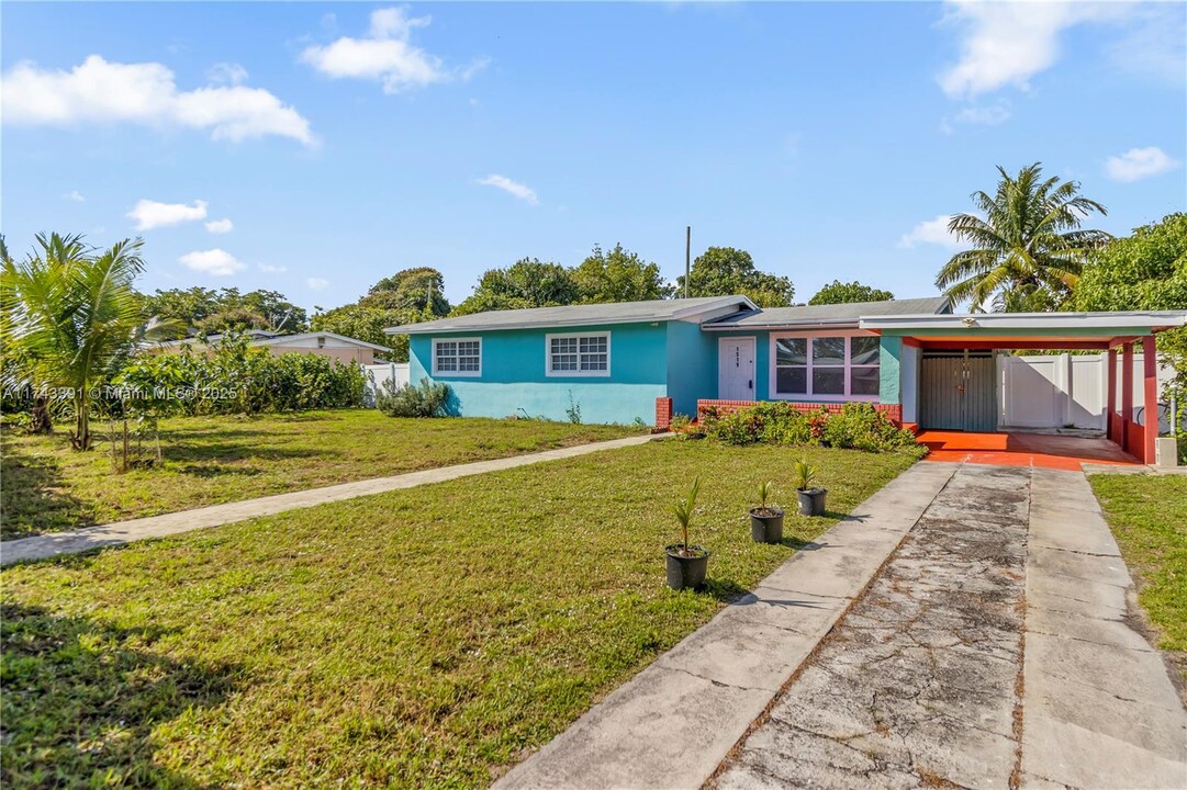 1519 NW 12th Terrace in Fort Lauderdale, FL - Building Photo