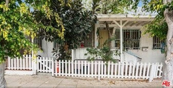 3027 W 60th St in Los Angeles, CA - Building Photo