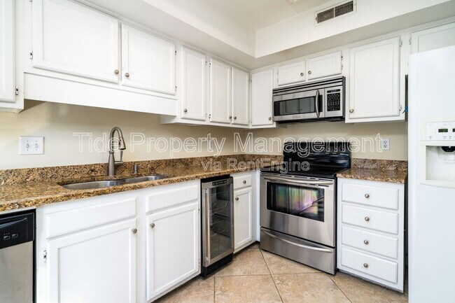 property at 1206 Ventura Pl