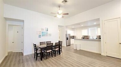 1709 Sycamore St in Commerce, TX - Building Photo - Building Photo