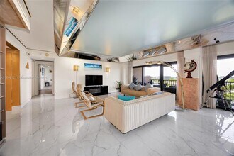 1800 NE 114th St in Miami, FL - Foto de edificio - Building Photo