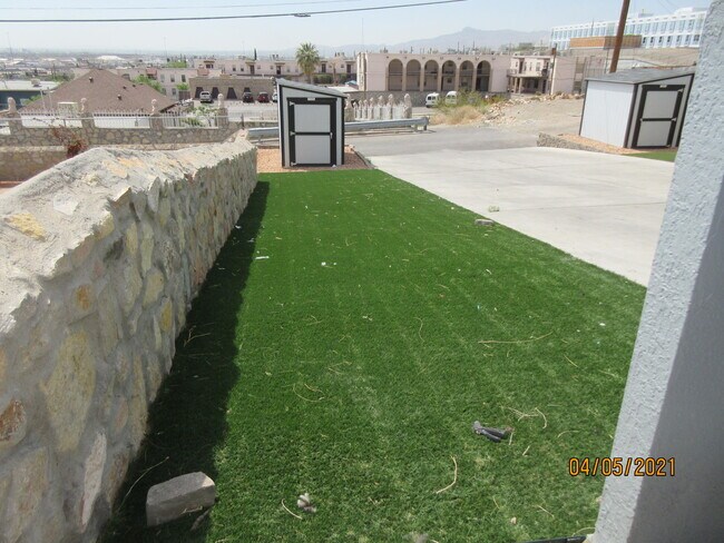 2006 Detroit Ave in El Paso, TX - Building Photo - Building Photo