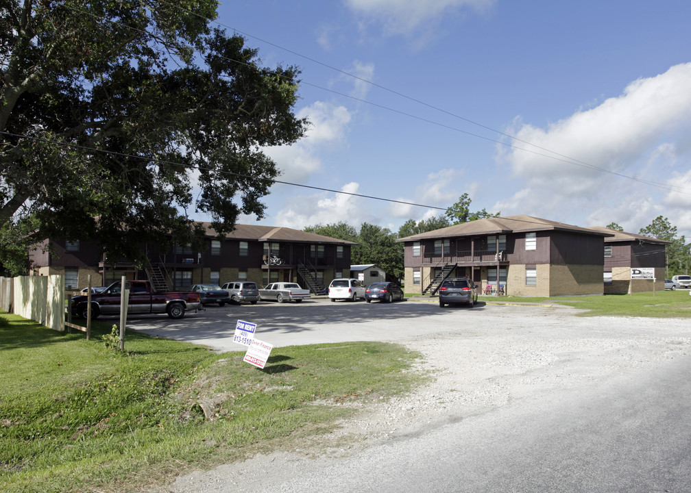 The Dakotas in Winnie, TX - Building Photo