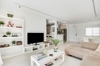 201 Jefferson Ave in Miami Beach, FL - Building Photo - Building Photo