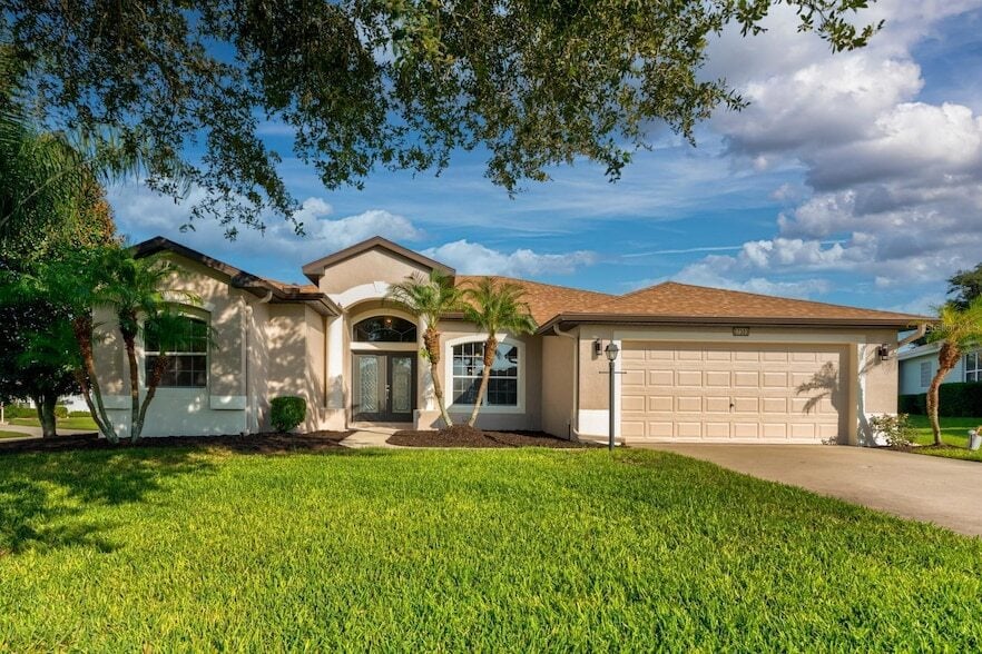 27303 Gingerbread Pl in Leesburg, FL - Building Photo