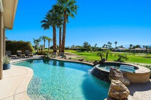 96 Vía Bella in Rancho Mirage, CA - Building Photo