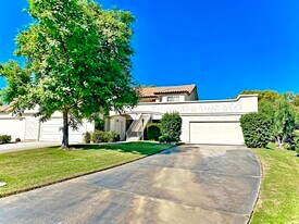 363 Desert Falls Dr E, Unit Desert Falls in Palm Desert, CA - Building Photo
