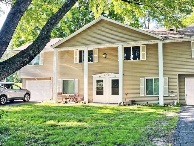 property at 32 Woodpecker Ridge Rd