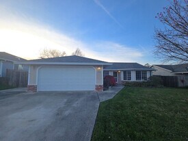 1710 Justice Ct in Fortuna, CA - Building Photo