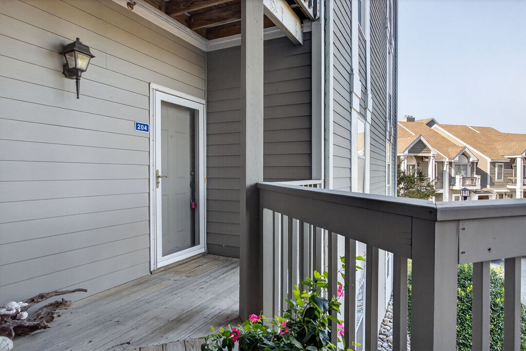 1044 Porte Harbour Arch in Hampton, VA - Building Photo