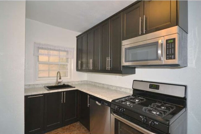 353 E Hector St in Conshohocken, PA - Building Photo - Building Photo