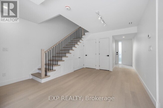 635 Annette St in Toronto, ON - Building Photo - Building Photo