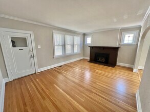 7728 Delmar Blvd, Unit 1st Floor in St. Louis, MO - Foto de edificio - Building Photo