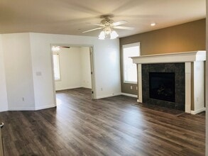 1832 Cadborough Ln in Dupont, WA - Building Photo - Building Photo